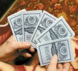 Банки снижают ставки по вкладам в долларах и евро быстрее рублевых