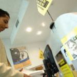 Власти Азербайджана запретили переводы через Western Union и Moneygram